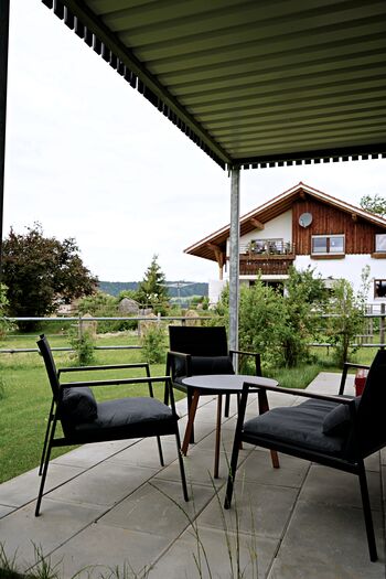 Terrasse mit Blick ins Grüne