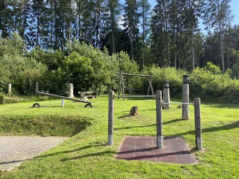 Spielplatz am Waldrand