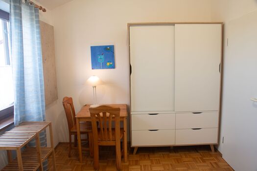 Kinderzimmer Schrank