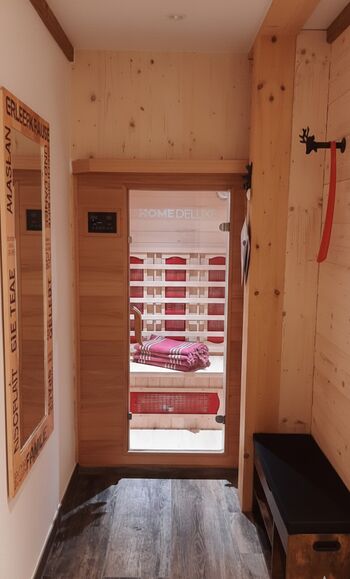 Wellness ganz privat: Genießen Sie die wohltuende Tiefenwärme in Ihrer eigenen Infrarotsauna direkt in der Ferienwohnung