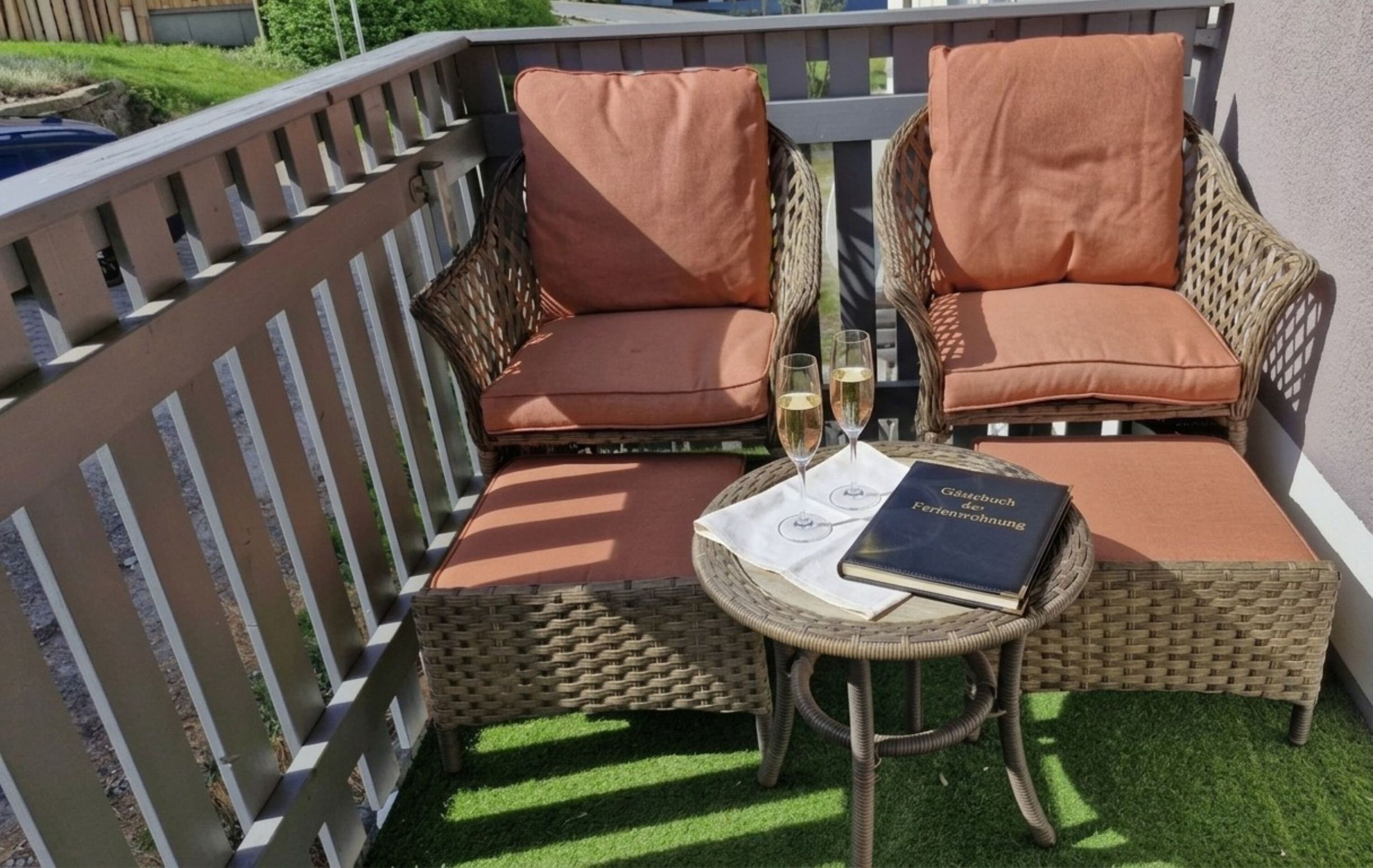 Loungesessel am Balkon