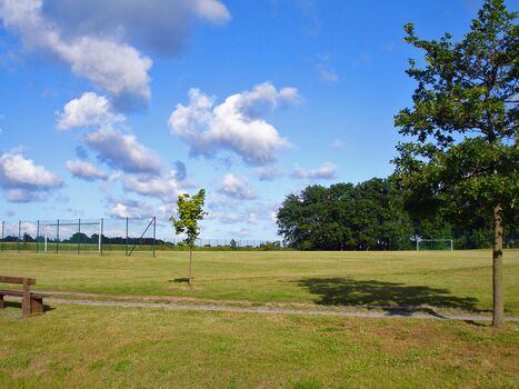Fussballplatz hinter dem Feriendorf kostenfrei