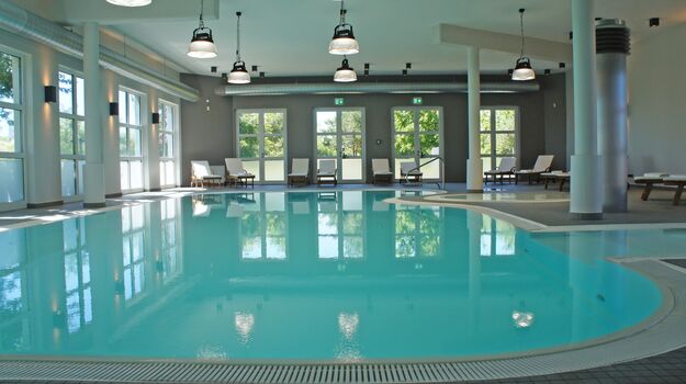 Hallenbad mit Kinderbecken