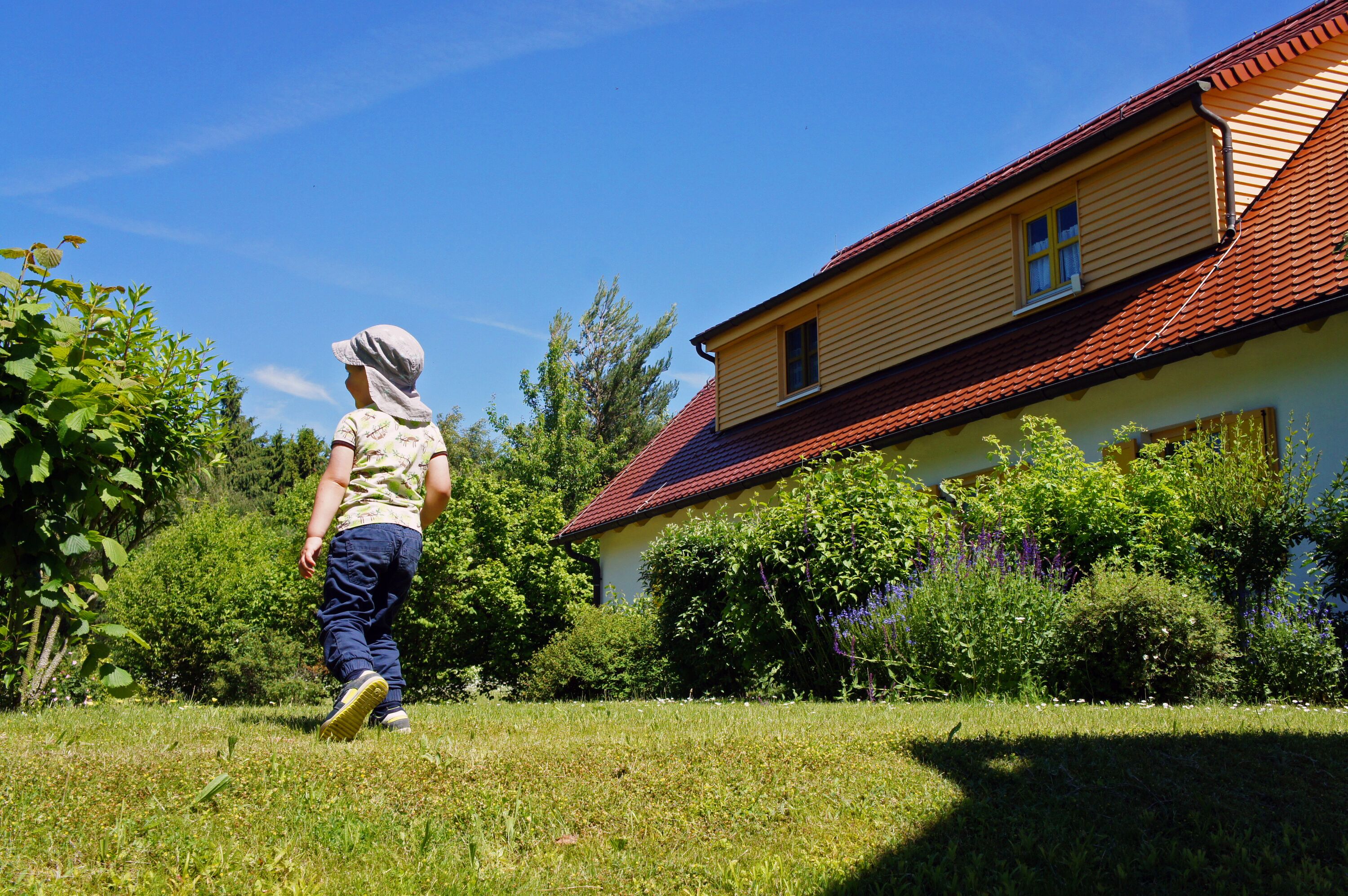Garten hinterm Haus