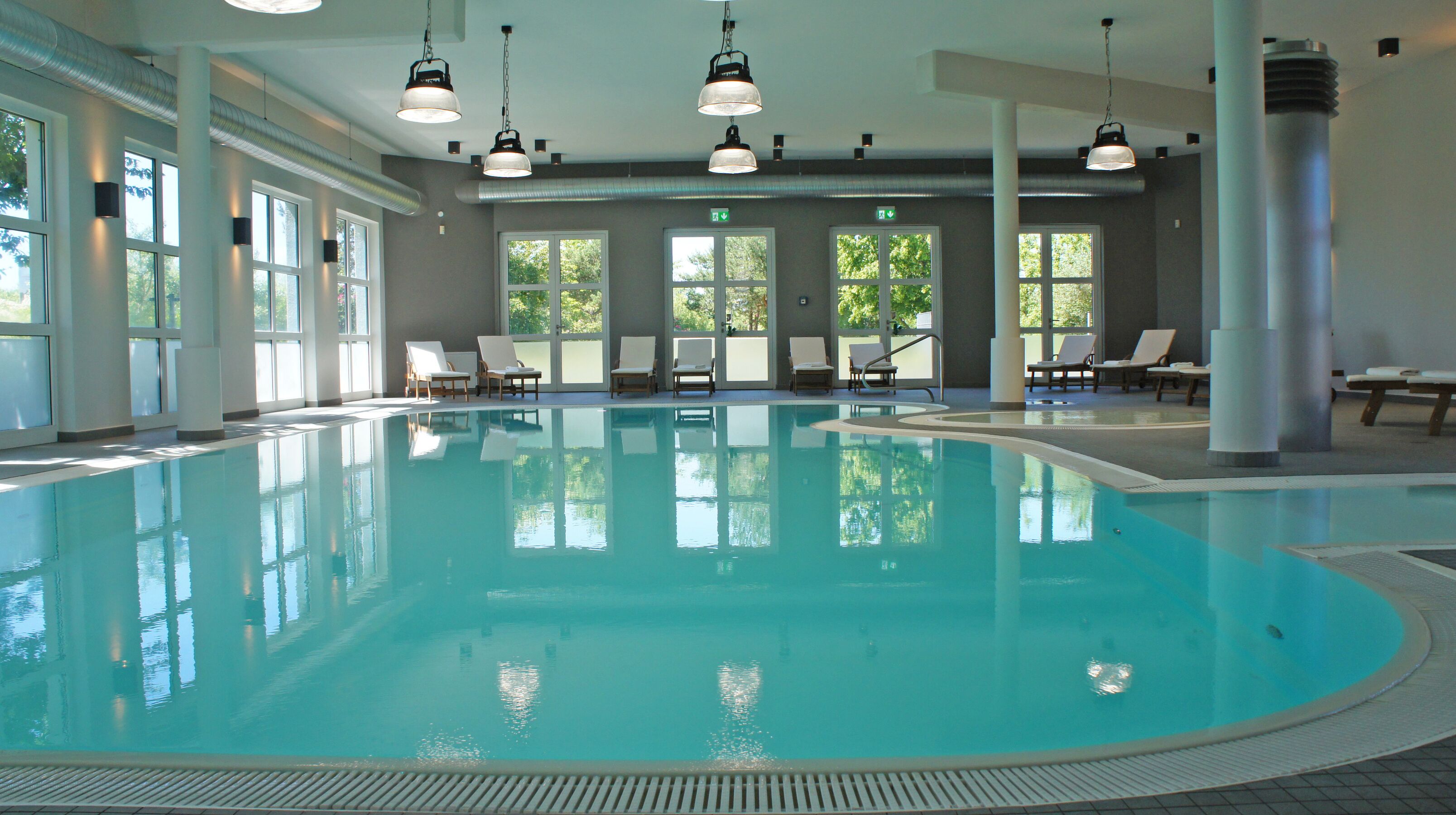 Hallenbad mit Kinderbecken