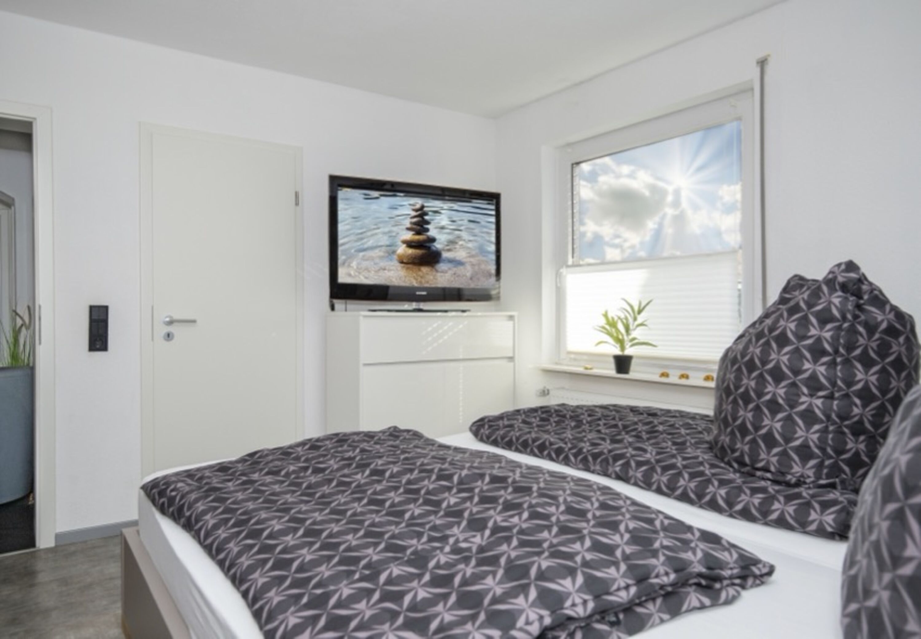 Schlazimmer 2 mit angrenzendem Bad