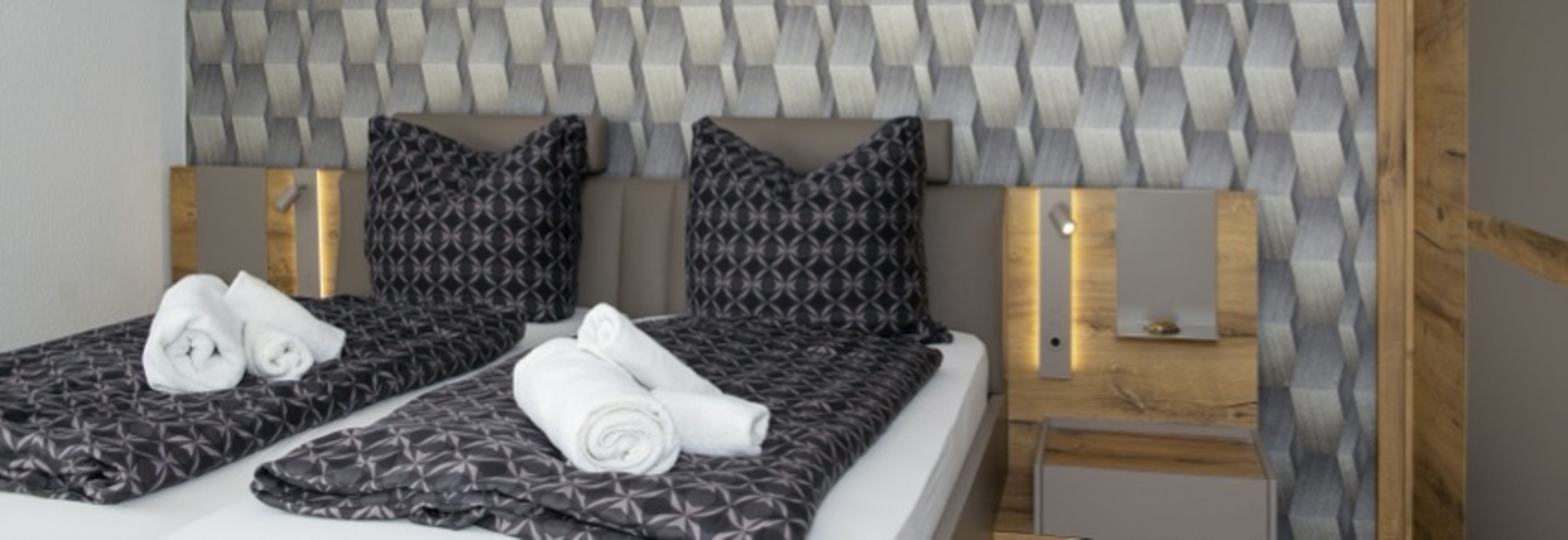 Schlazimmer 2 mit angrenzendem Bad