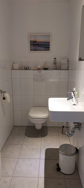 Großzügiges Gäste WC