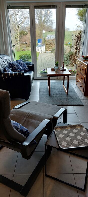 Blick von der Sitzecke in den Garten