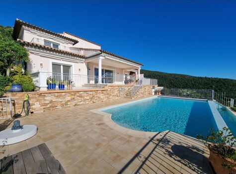 La Galicea mit Meerblick und beheiztem Privatpool