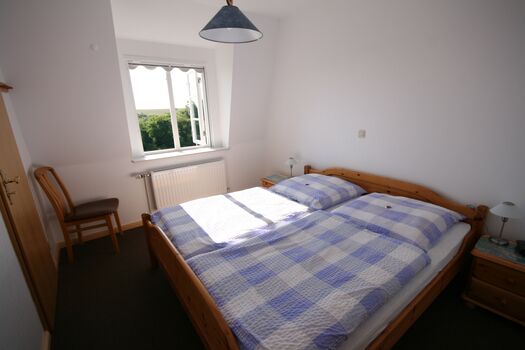 Schlafzimmer in FeWo Hooge