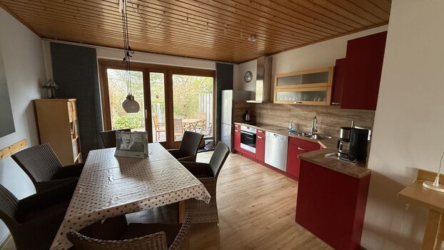 Küche mit Essbereich