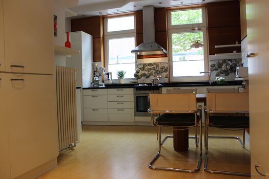 Voll ausgestattete Küche