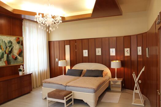 Schlafzimmer 1 mit Doppelbett