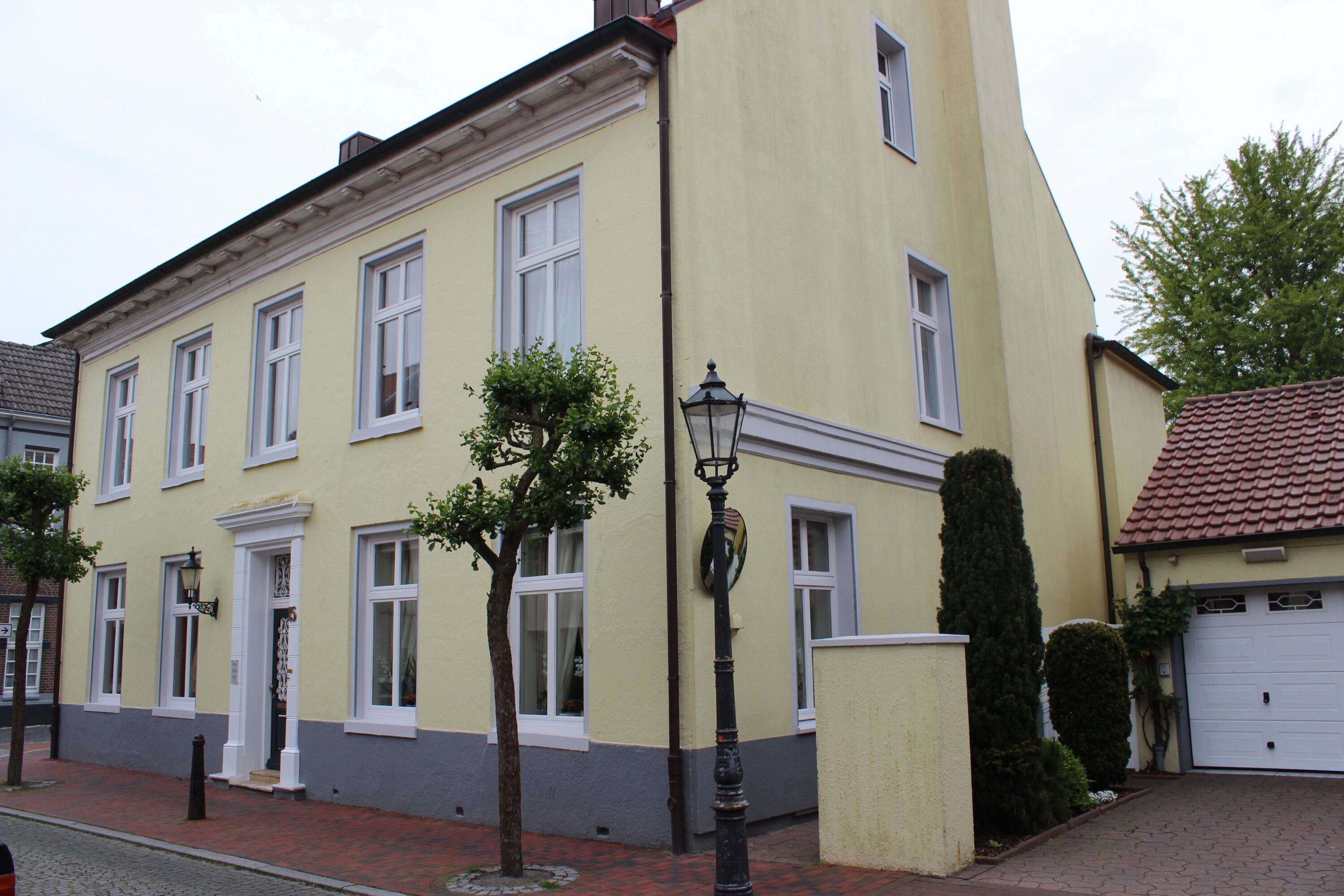 Vorderseite des Hauses
