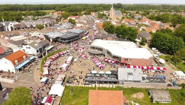 Markt im Zentrum Renesse