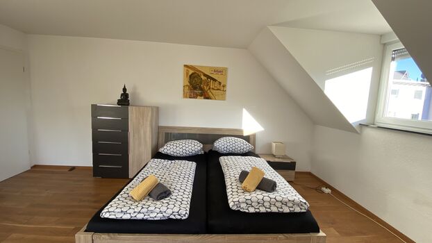 Schlafzimmer 2