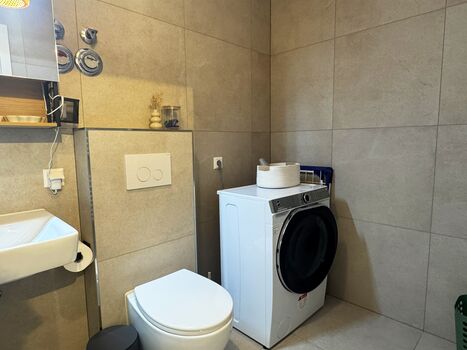 Waschmaschine vorhanden