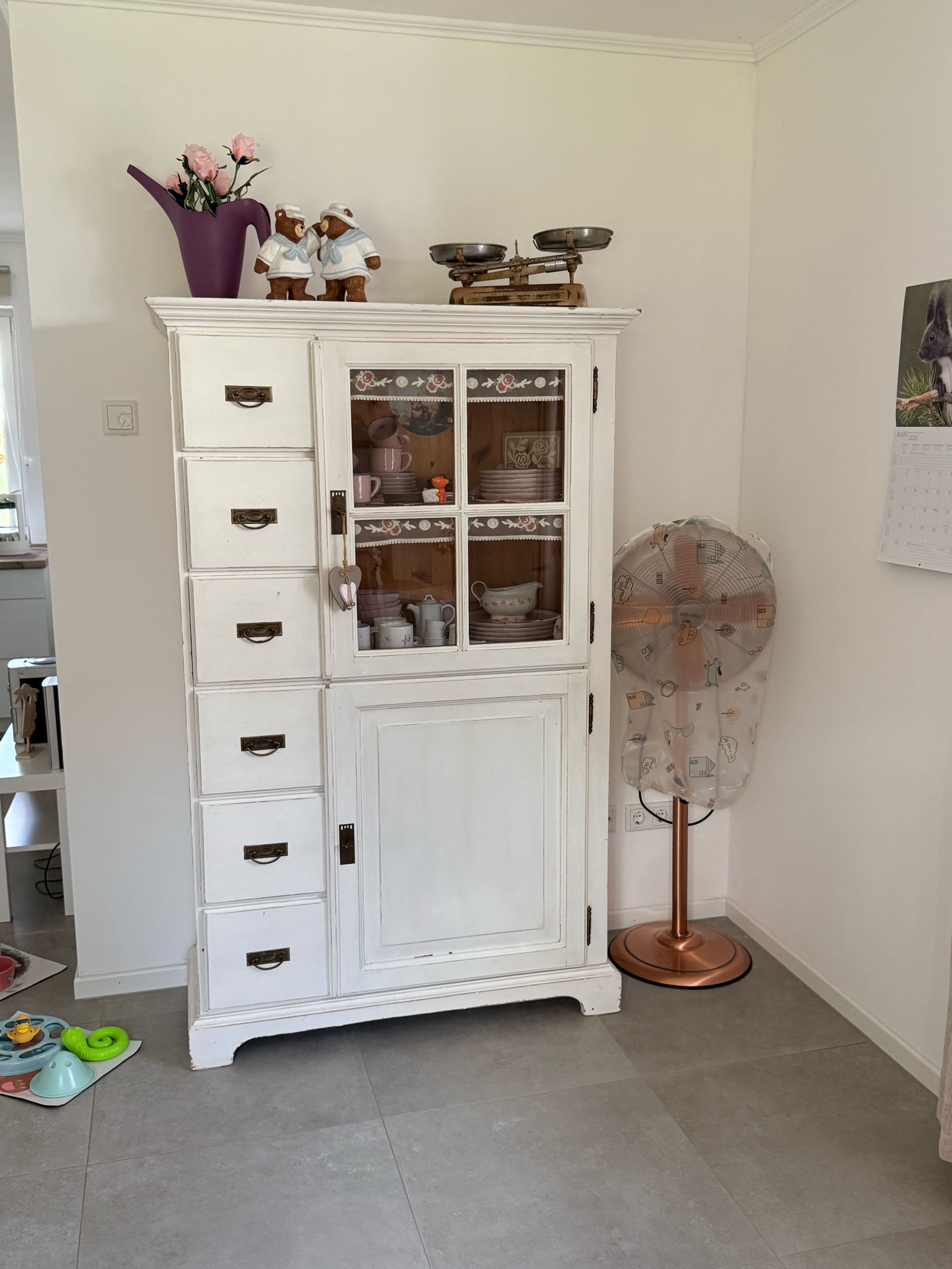 Geschirrschrank