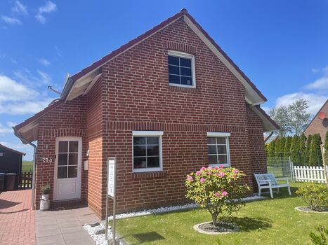 Ferienhaus Roese Neßmersiel mit Sauna, Kamin und eingezäun ...