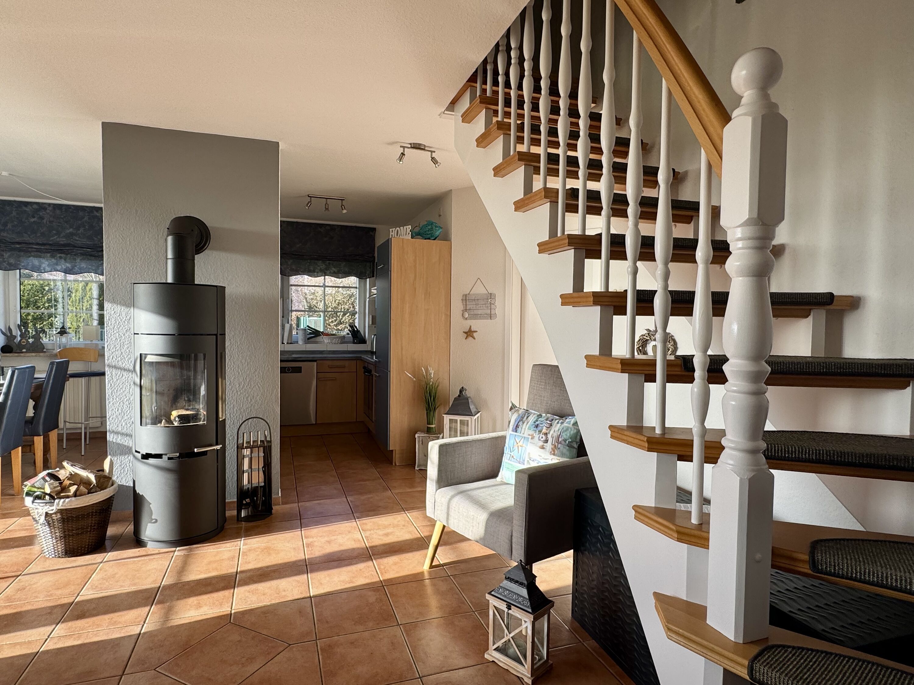 Treppe und Kamin