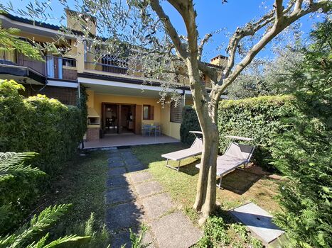 FEWO C 48 - ruhige FEWO Kreis LAZISE mit privatem Garten, PO ...