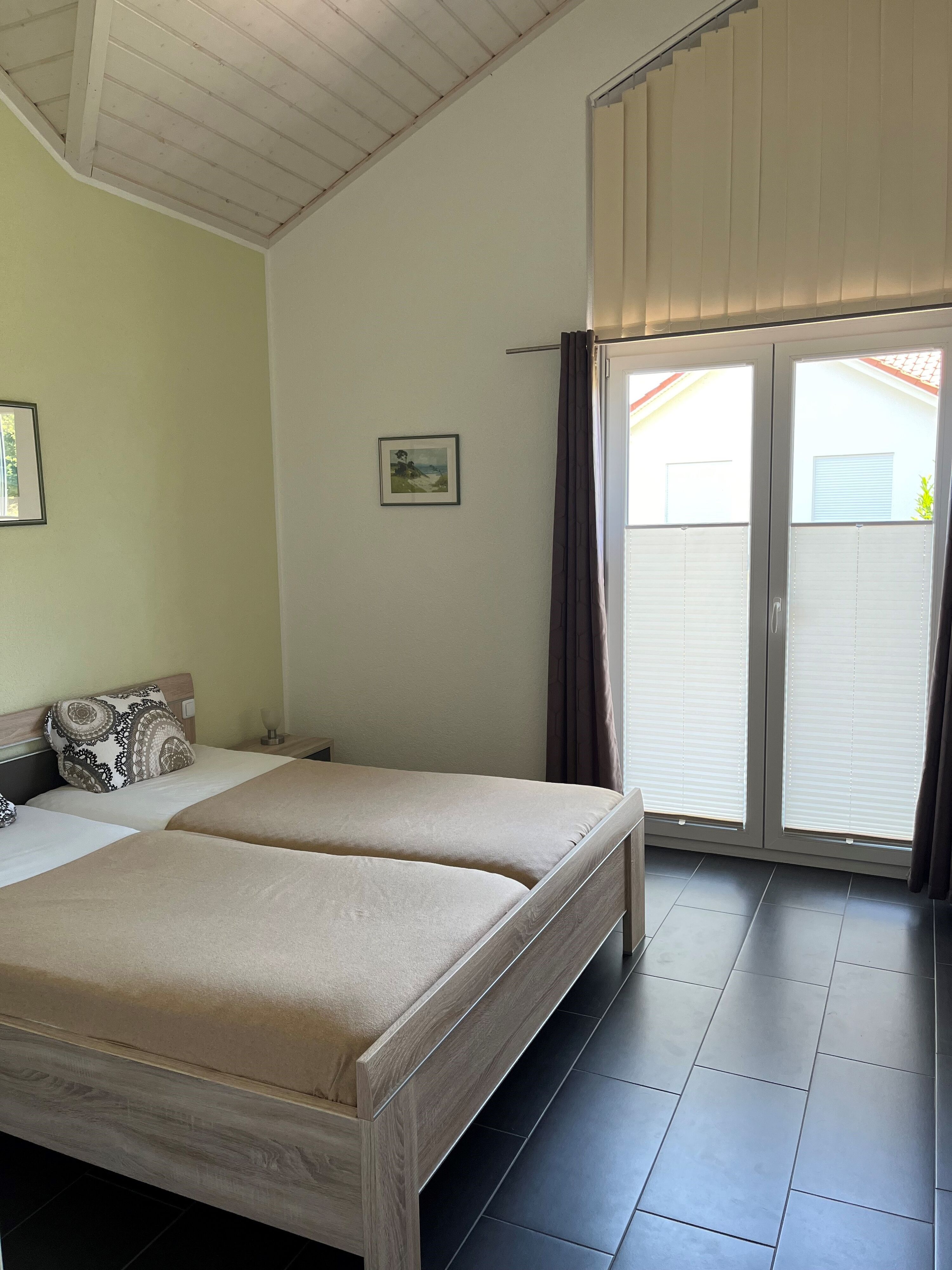 Schlafzimmer 2