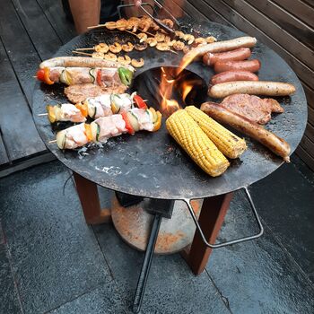 IGenussvolle Stunden in Freien: Im eigenen Garten des Ferienhauses Mildner besteht die Möglichkeit, in ruhiger Atmosphäre zu grillen und den tag entspannt ausklingen zu lassen.