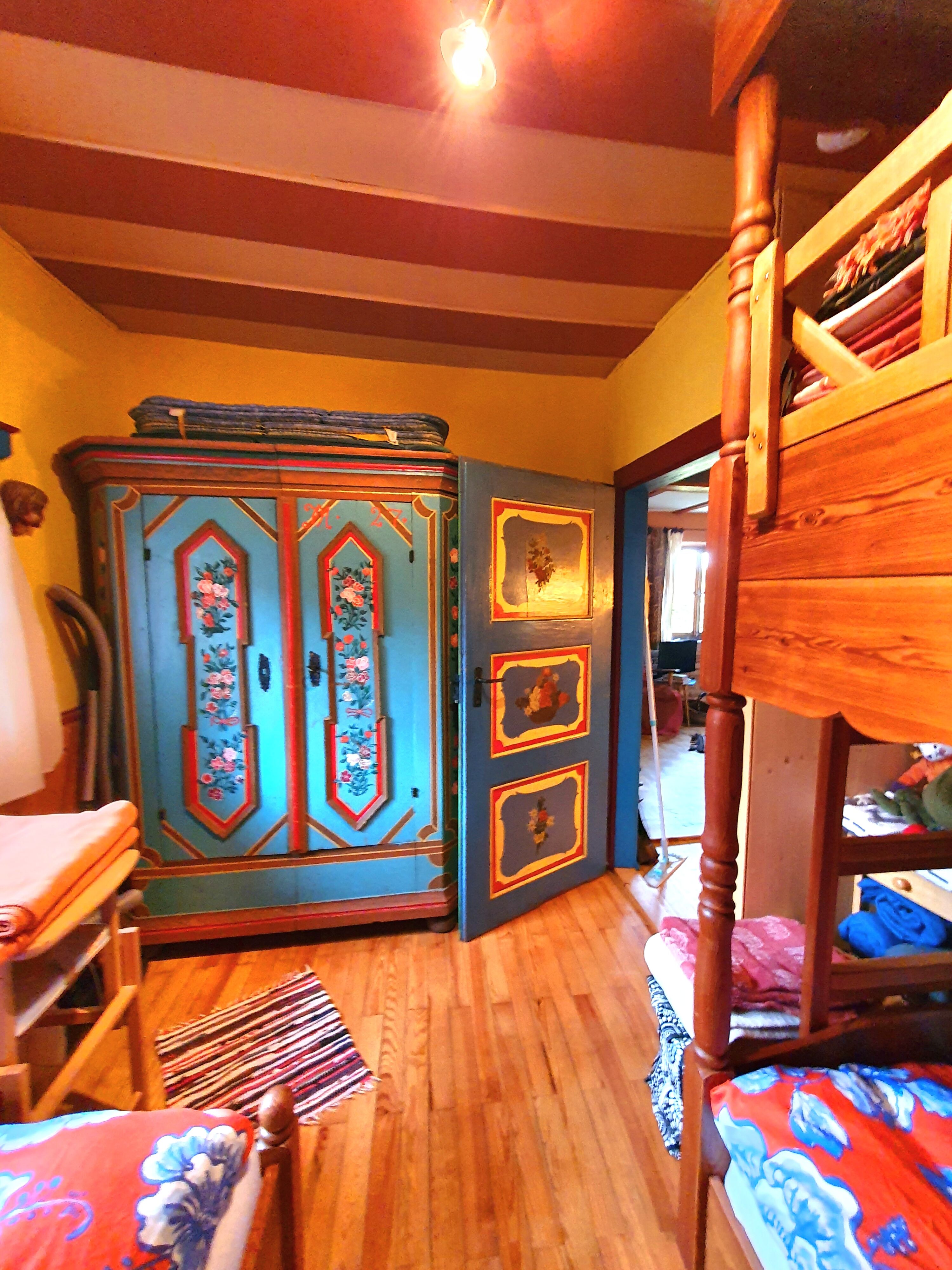 Eingang & Schrank unteres Schlafzimmer