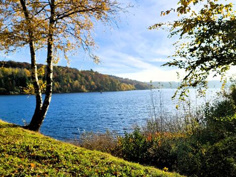 die Aabachtalsperre ist zu Fuß nur zwei Kilometer entfernt und über schöne ruhige Wanderwege schnell erreichbar. Ein beliebtes Ziel für Wanderer und Radfahrer!