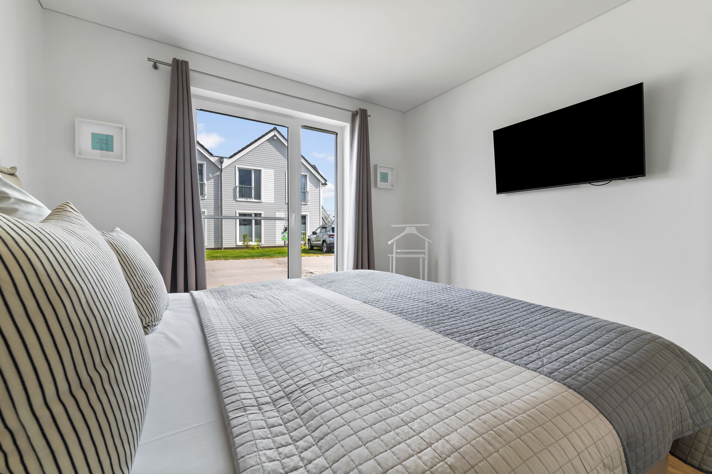 Schlafzimmer 1