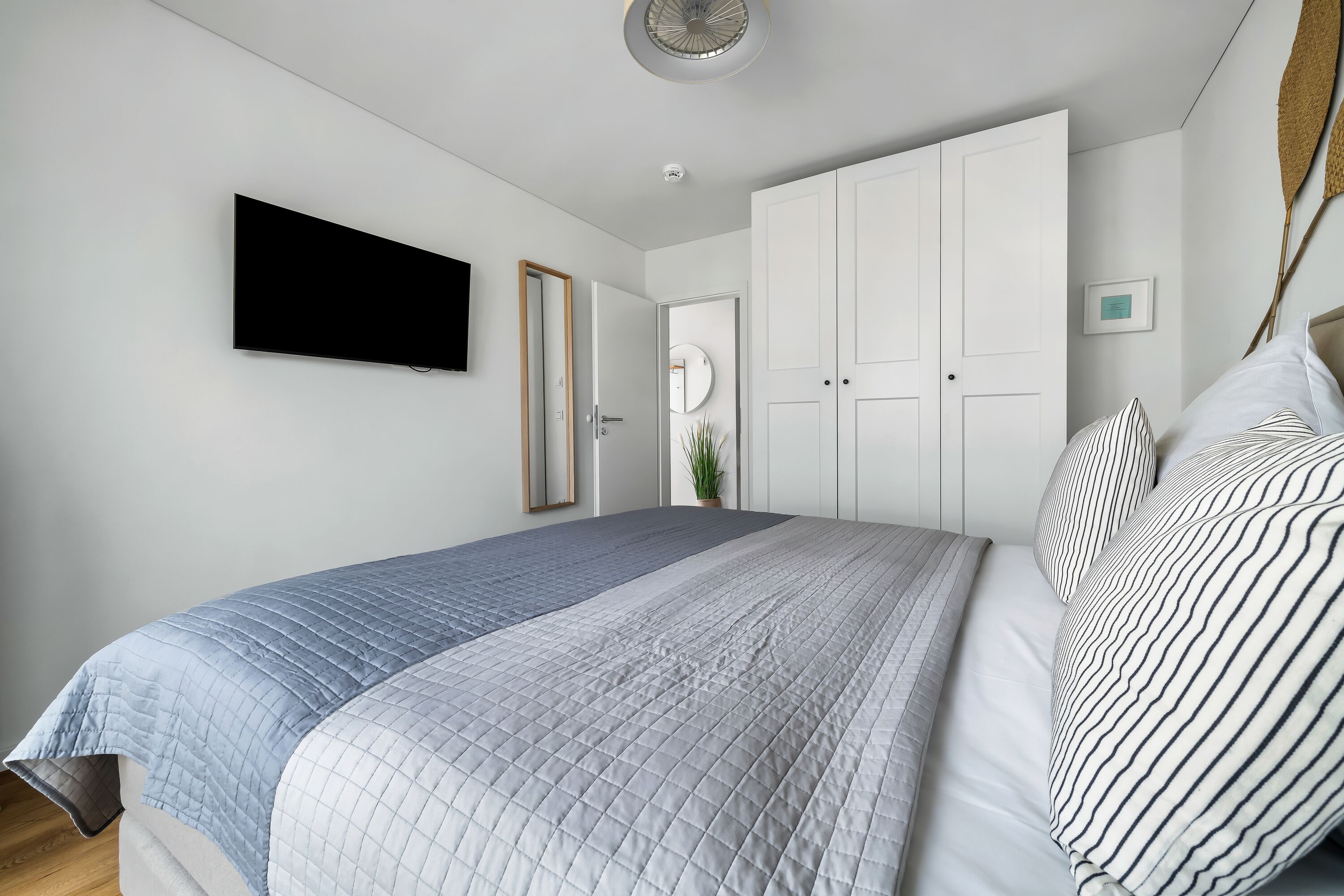 Schlafzimmer 1