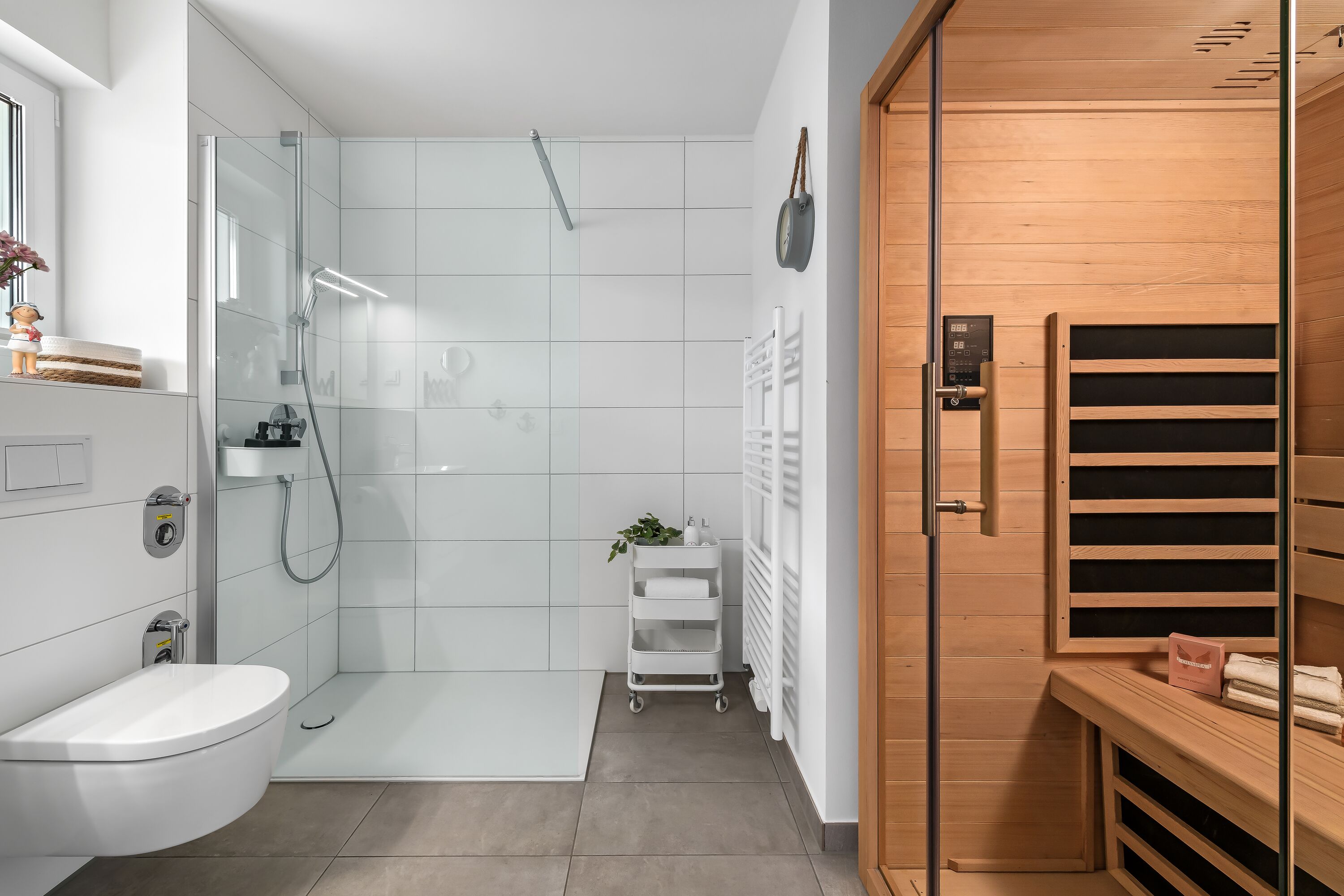 Großes Badezimmer
