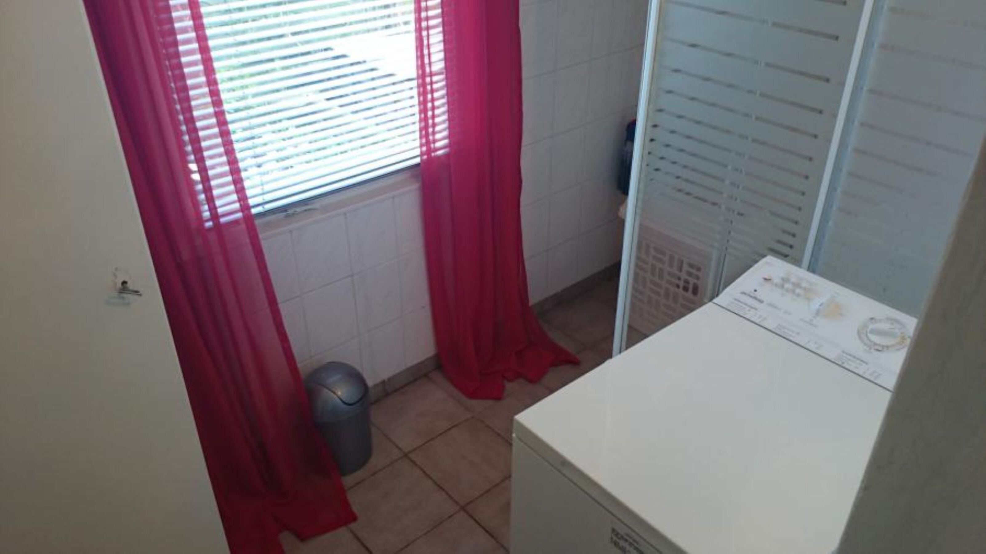 Dusche mit Waschmaschine