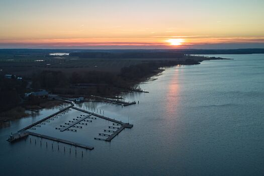 Marina des Fleesensee, direkt hier liegt unser Haus nur 60min vom Wasser entfernt