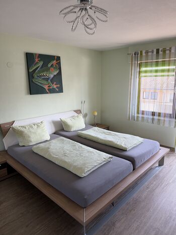 Schlafzimmer 1