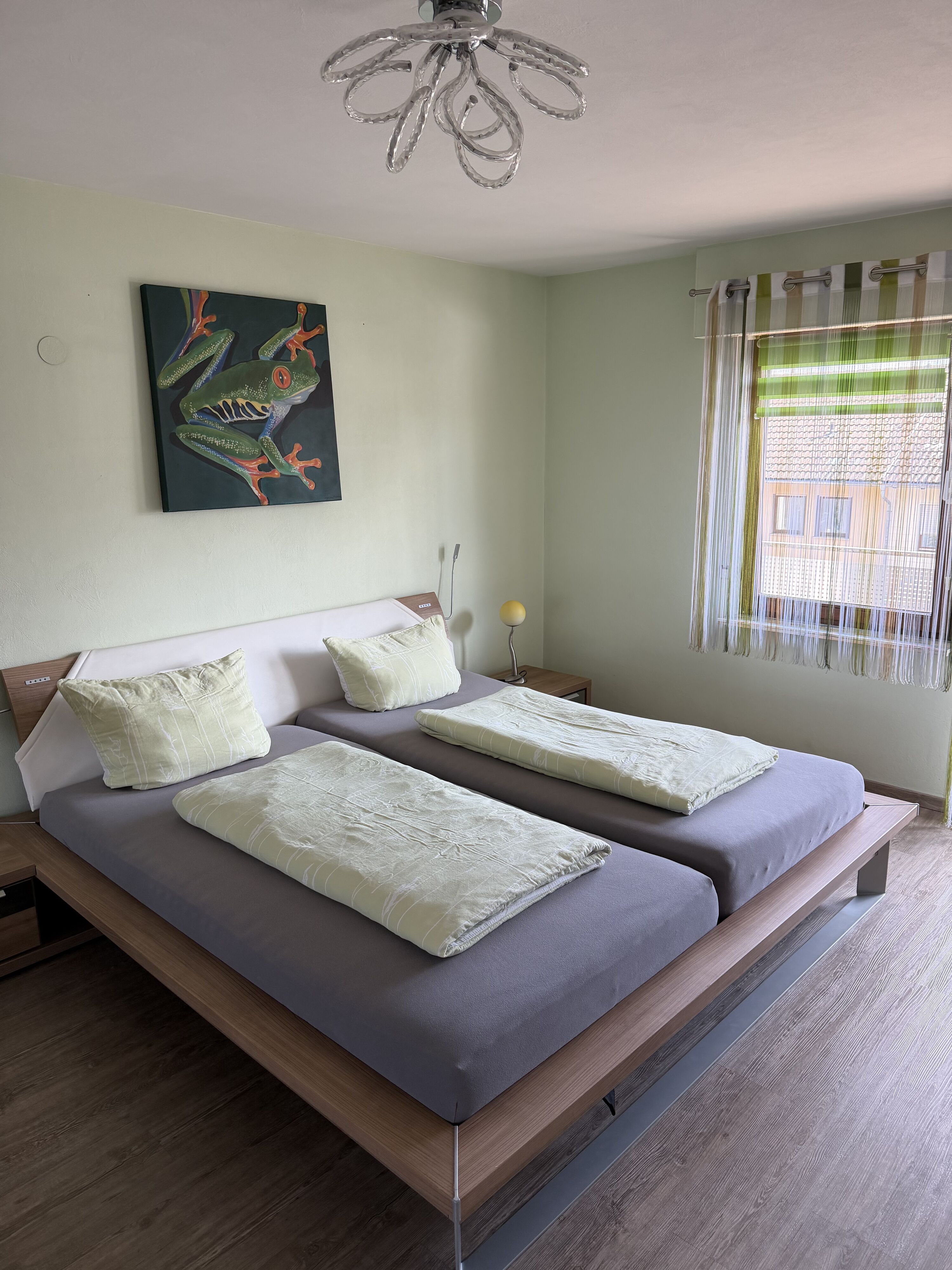 Schlafzimmer 1