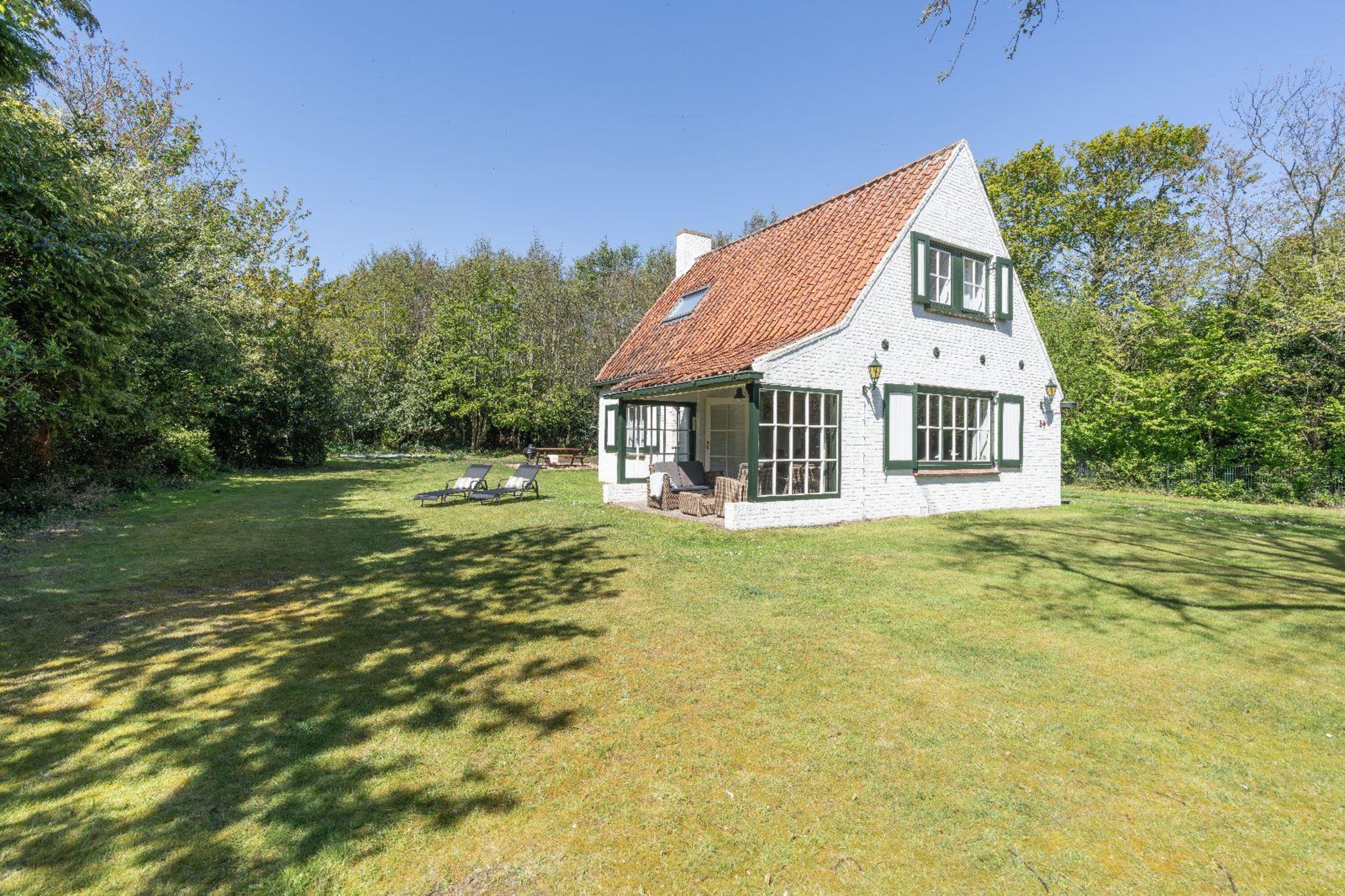 Das Ferienhaus mit großem sonnigen Garten
