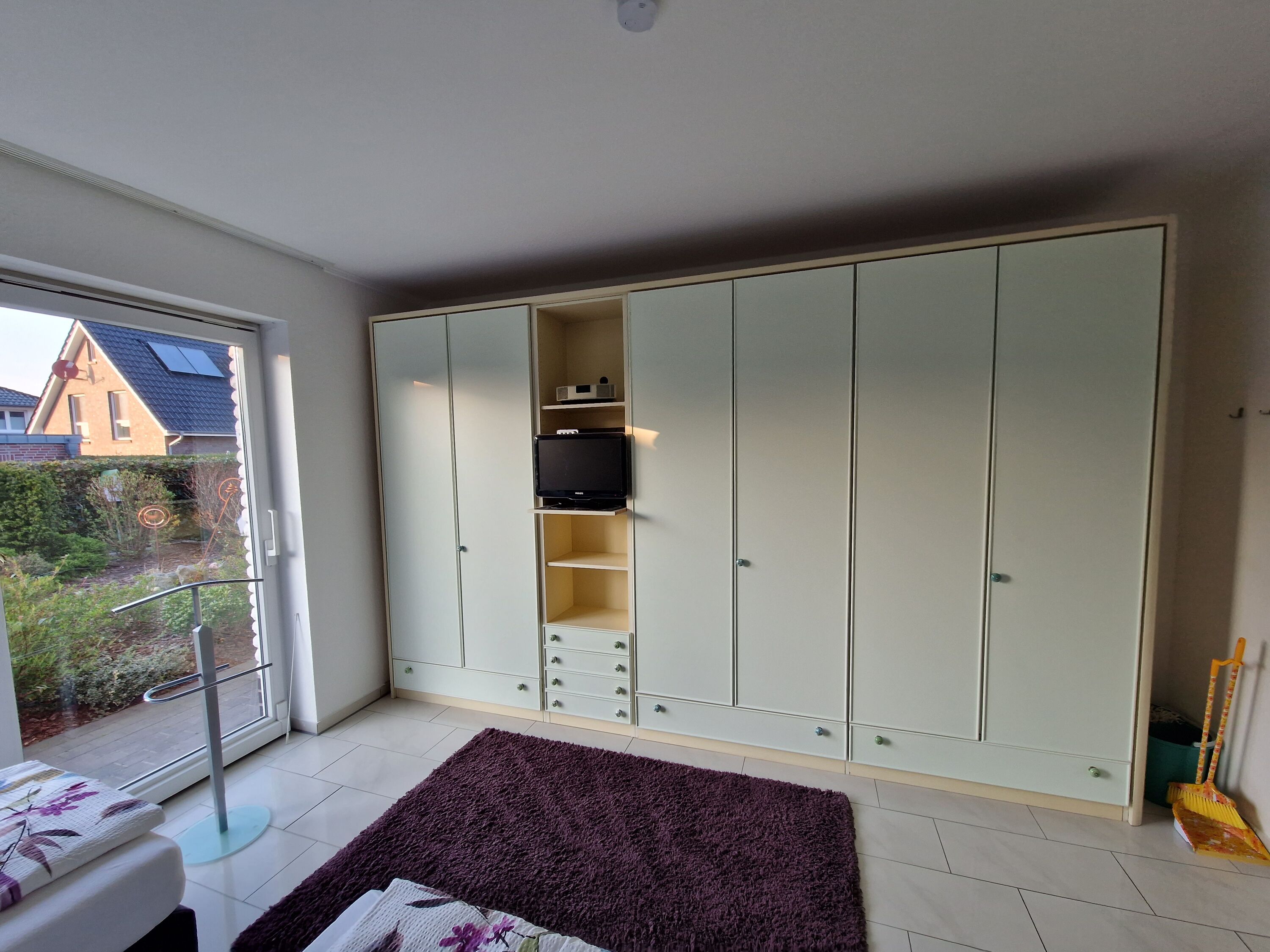 Großer Kleiderschrank