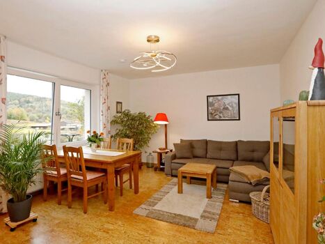 Ferienwohnung Am Weinberg mit Terrasse und eingezäuntem Gar ...
