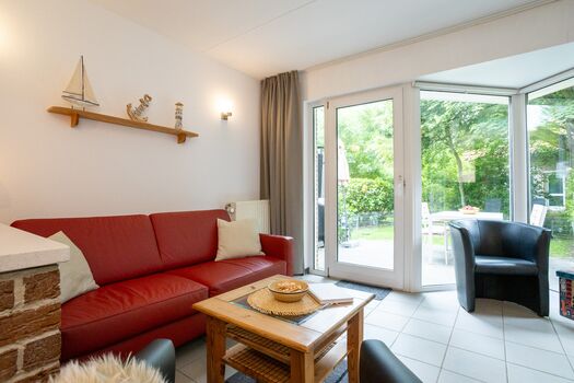Neues Ledersofa, Ausgang zum Garten/zur Terrasse