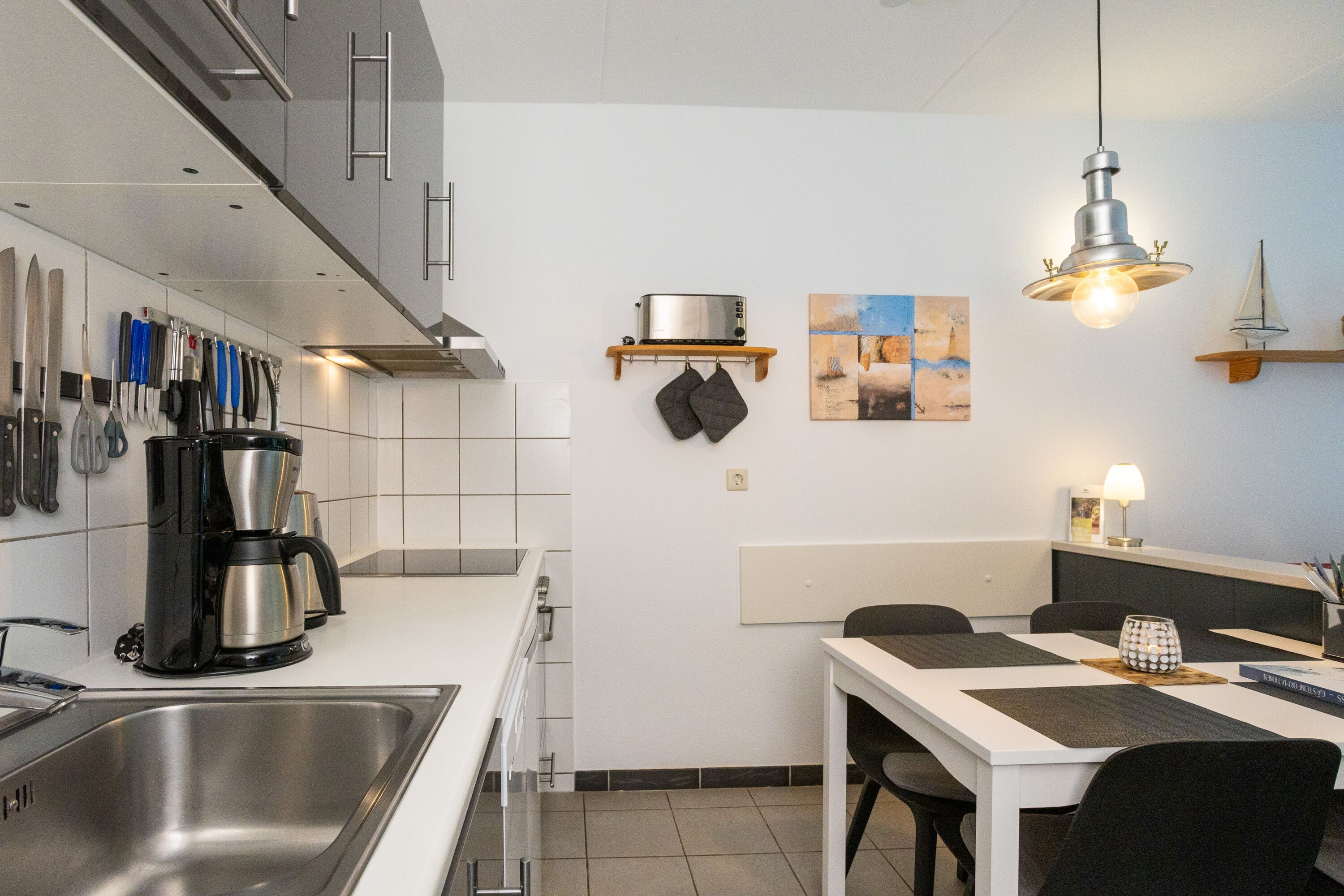 Geschirrspüler, 4 Ceranfeld, Ofen, Kühlschrank mit Eisfach