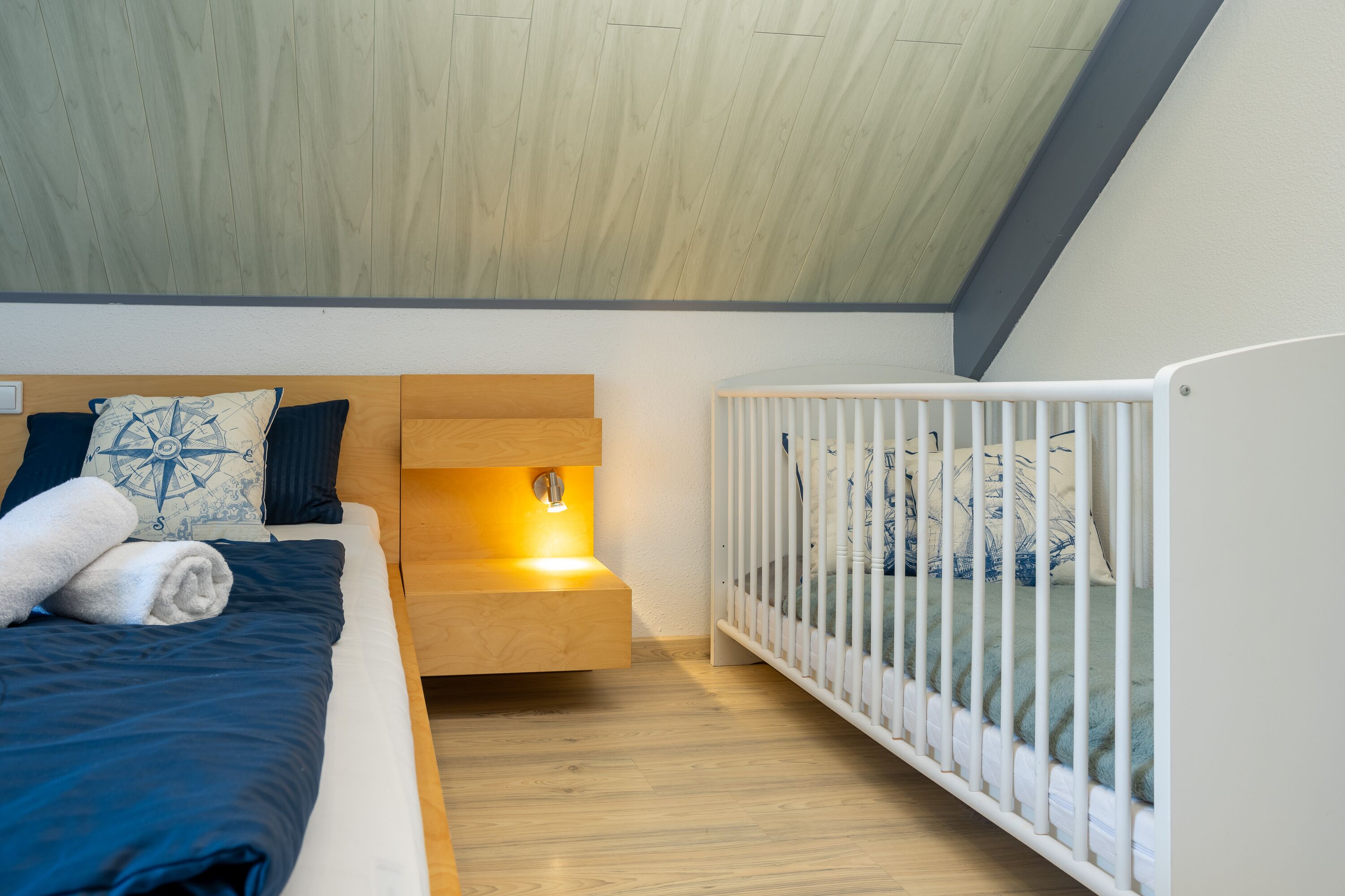 Babybett ist gratis inkl. Kissen, Decke und Matratze