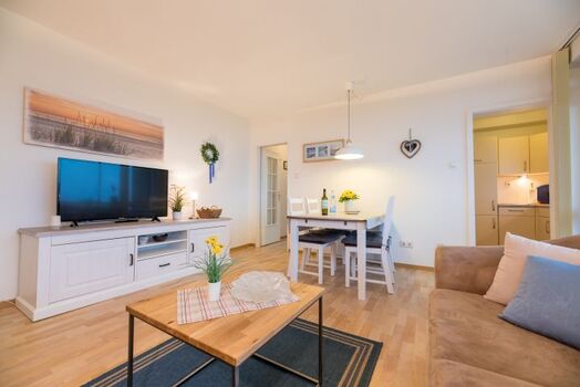 Wohnzimmer mit Essbereich