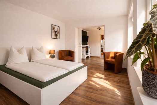 Schlafzimmer mit Doppelbett