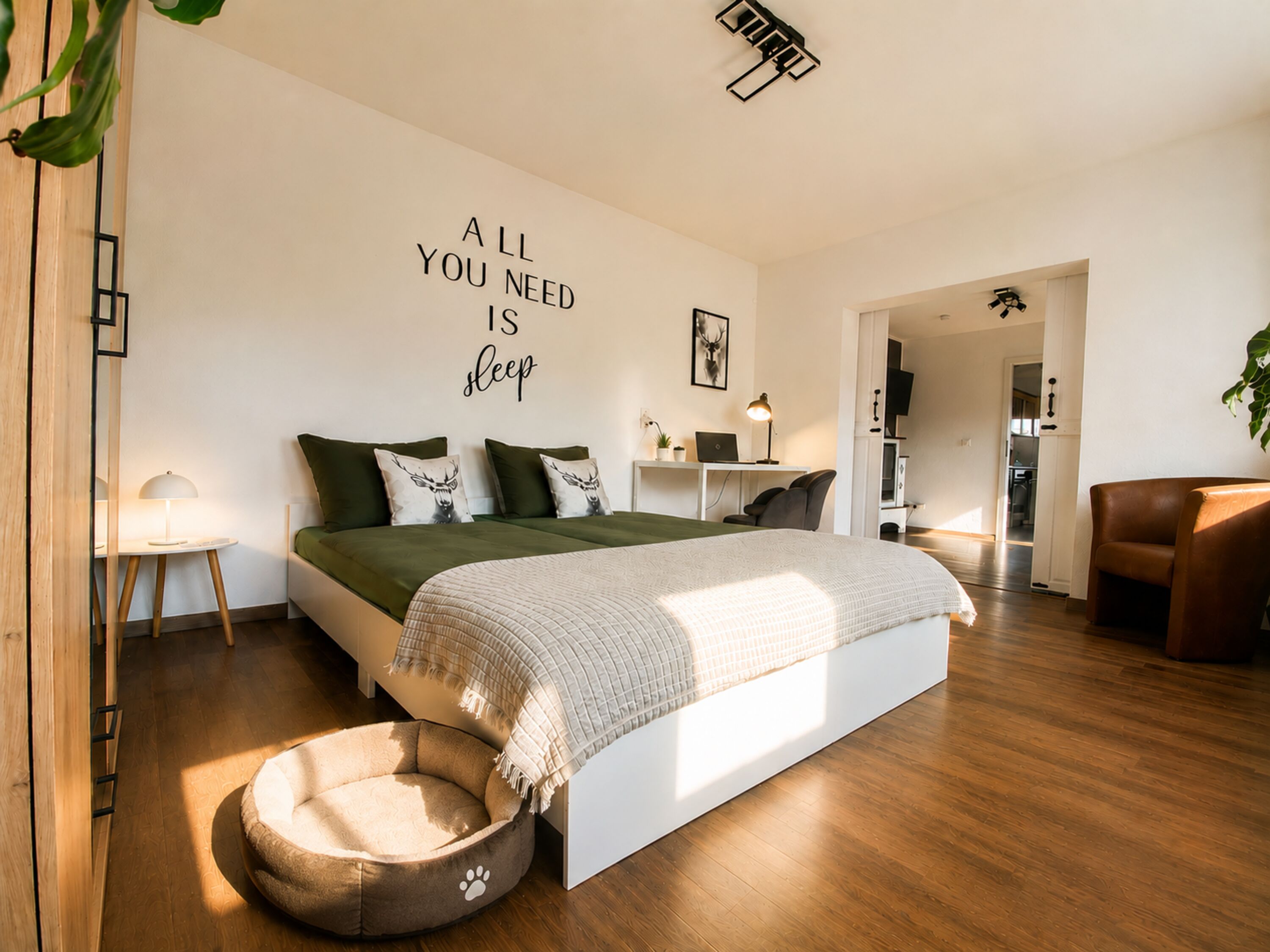 Schlafzimmer 1