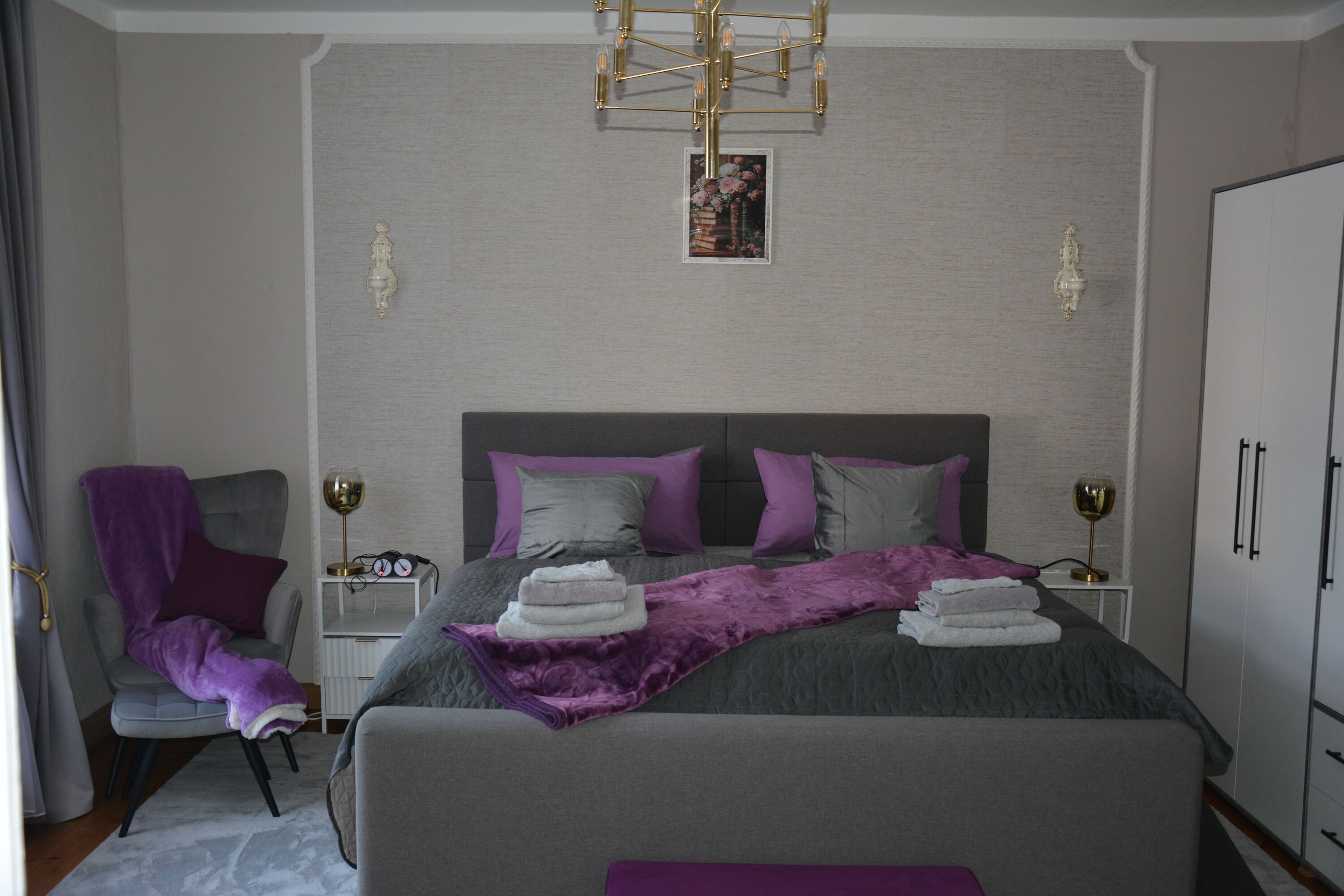 Schlafzimmer 1