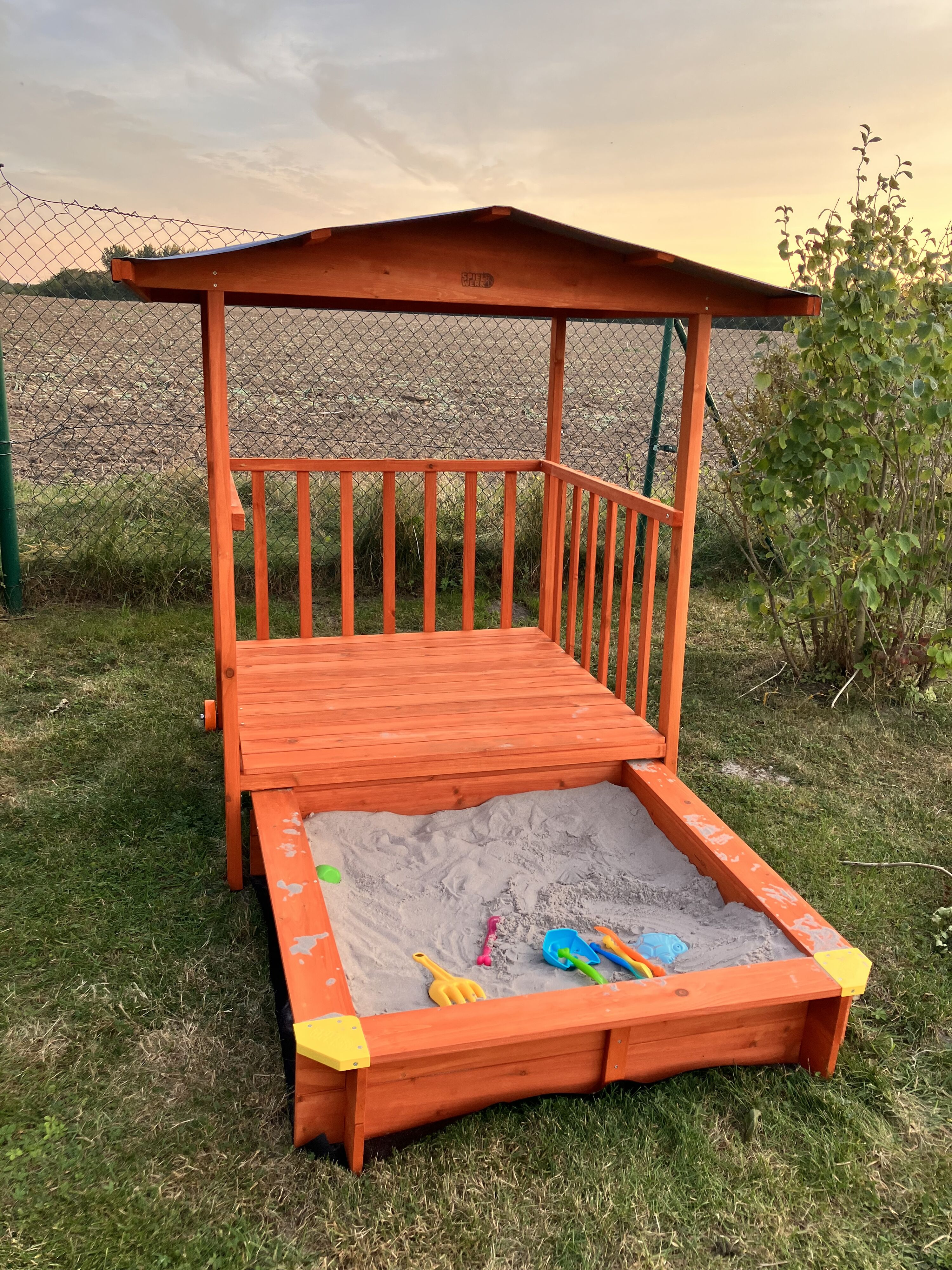 Sandkasten geöffnet