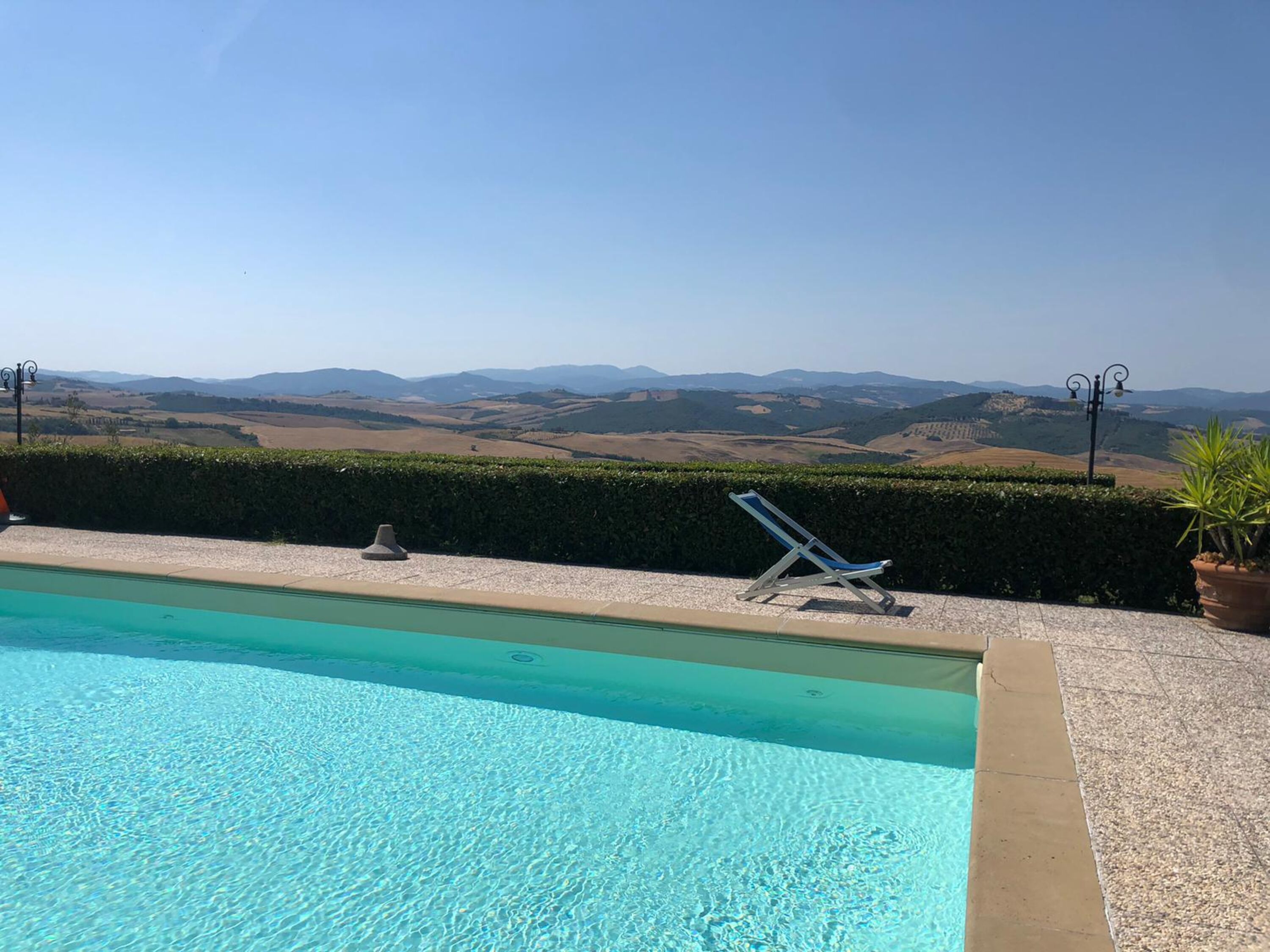 Pool, 50 m vom Haus