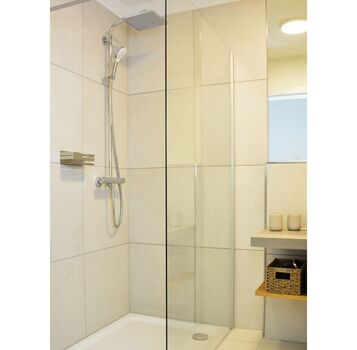 Zweites Badezimmer mit Dusche...